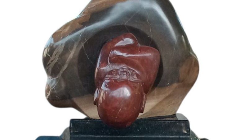 Vista frontal de la escultura Petraviva, de la artista Bonnie López Grau, de Guayaquil, Ecuador. / FOTO proporcionada por Dimitrakis