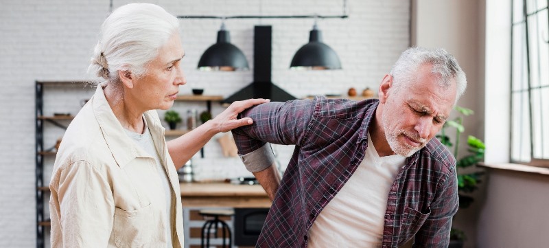 El dolor músculo-esquelético crónico incide más en personas adultas de avanzada edad. / FOTO REFERENCIAL suministrada por ArteMed, Quito