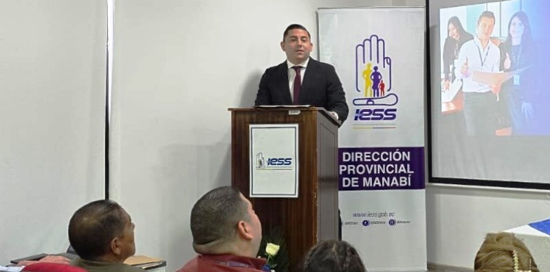 El director provincial del IESS en Manabí, David Guillén, rinde cuentas públicas de la gestión institucional durante 2025. / FOTO proporcionada por la Dirección Provincial del IESS Manabí, Portoviejo.