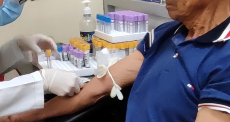 Toma de muestra sanguínea para examinar en laboratorio clínico. / FUENTE: HGP-IESS Manabí