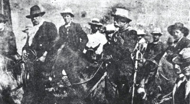 Recuerdo histórico del general Eloy Alfaro Delgado y algunos de sus montoneros guerreristas. / FUENTE: Google