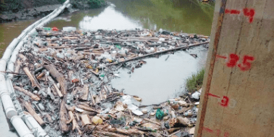 Barrera tecnológica impide que basura transportada por Río Portoviejo llegue al mar. / FUENTE: G. G. Ecuador