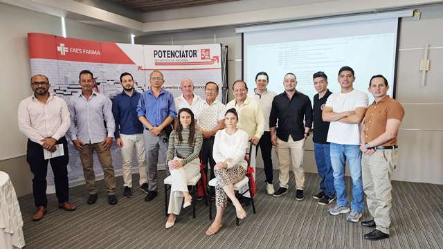 Reunión en Manta (Ecuador) de profesionales de la salud expertos en medicina deportiva (FOTO cortesía de Gloria Andrade Rosales).