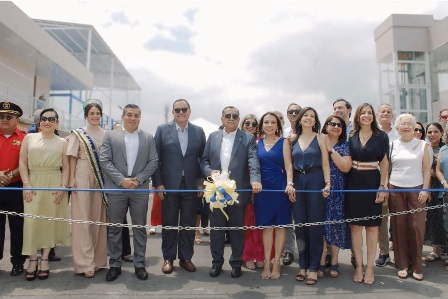 Acto inaugural centro comercial Plaza Norte en la cabecera cantonal de San Vicente, provincia de Manabí, Ecuador.